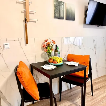 アパート Stylish 1bedroom Prime Location ワルシャワ
