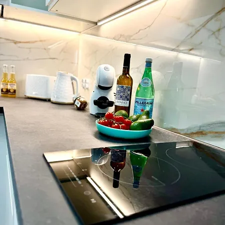 アパート Stylish 1bedroom Prime Location ワルシャワ